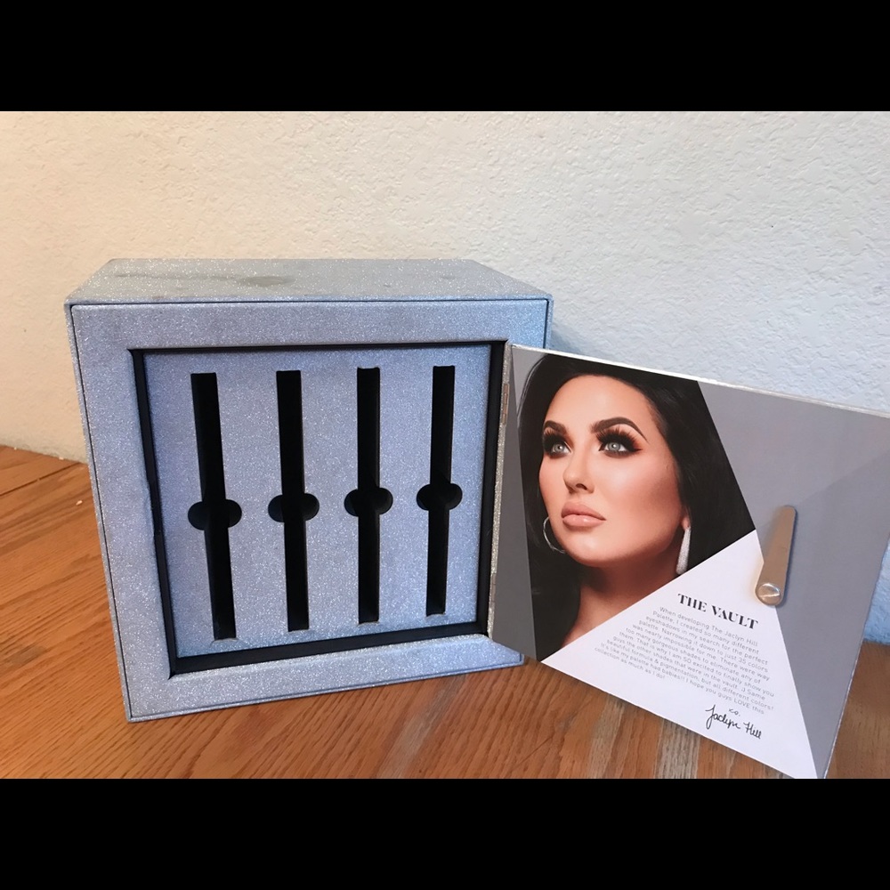 100% Authentic Jaclyn Hill Glitter Vault Case